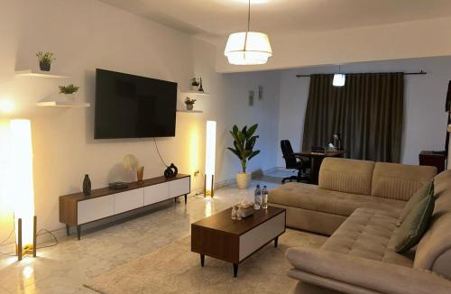 An-Nuzhah Apartment | Luxury house, near to airport, AC, Wifi