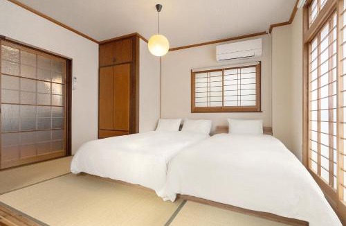 Kagoshima Apartment | YokaYado Kagoshima Chuo - Retro Style Japanese Modern Entire House with Rooftop Balcony