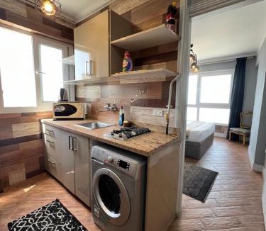 Al-Jumruk Apartment | Downtown Sea View Suites