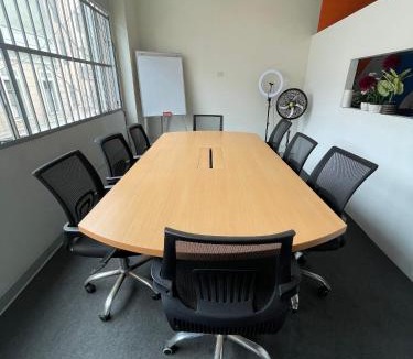 Cercado de Lima Apartment | ALQUILER DE OFICINA (POR HORAS)