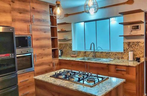 Chancay House | Casa Pacheco - Luxury 2BR/2BA w/Jacuzzi - Walk to Beach & Castle
