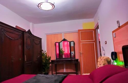 Al-Muntazah Apartment | fayrouzat elmndara near the sea with garden vew