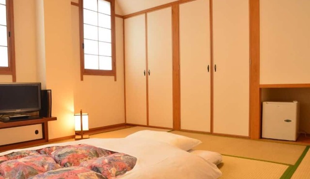Nonsmoking Japanese style room 8 tatami mats W / Ozu Ehime