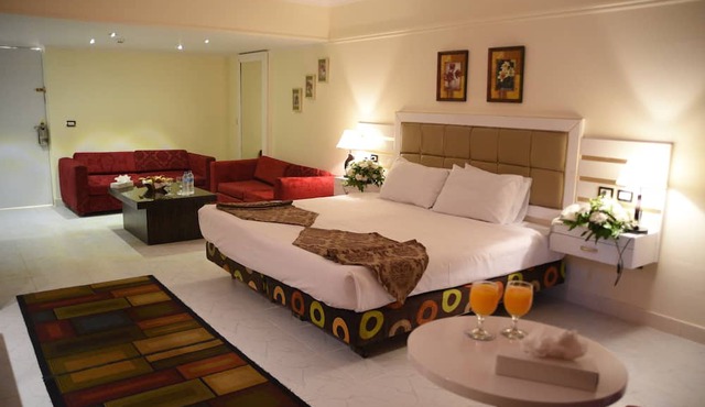 Kanzy Hotel