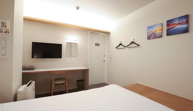 E10HOSTEL
