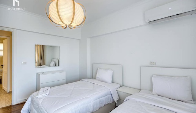 Grand Stay Apartment in Rehab City