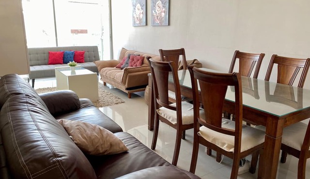 Apartment with Pool, Gym & A/C (507)