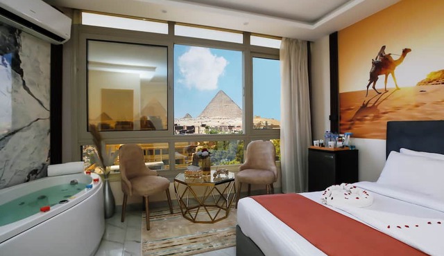 pyramids palace inn