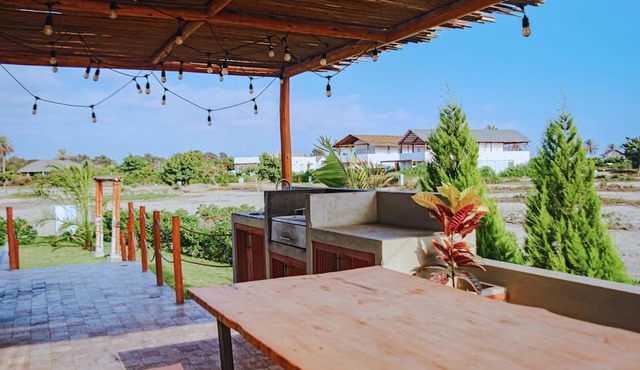 HOP Aruba Exclusiva Oasis y Playa en Chincha in El Carmen