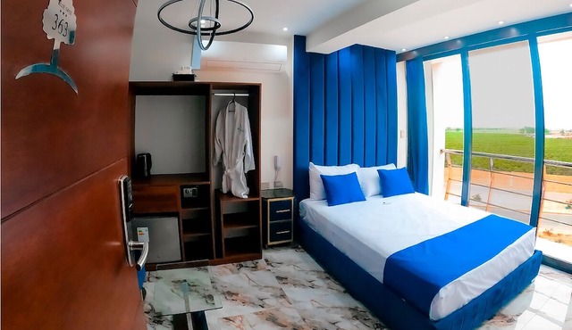 Suite Con Jacuzzi y Balcón by BlueThree Hotel 3✨️ a 7 min de la Plaza de Chancay