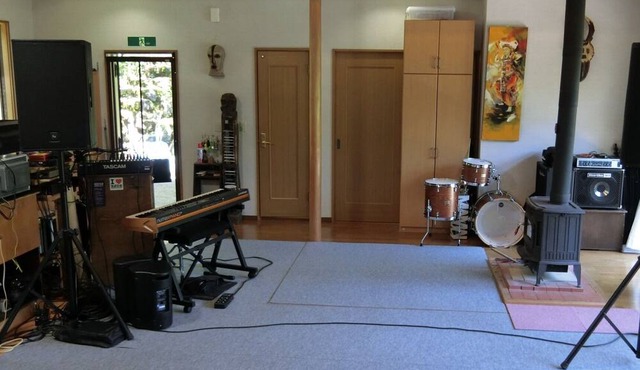The living room can be used as a music studio / Atami Shizuoka
