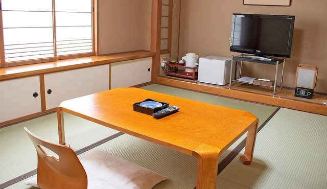 Free WiFi throughout Japanesestyle room with 6 tatami mats / Echizen Fukui in Echizen