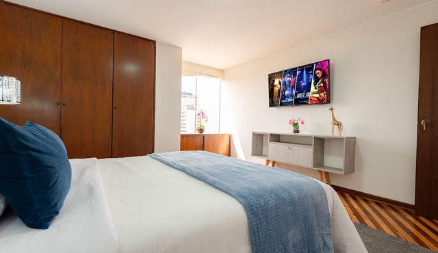 LUXURY OCEANFRONT LARCOMAR MIRAFLORES