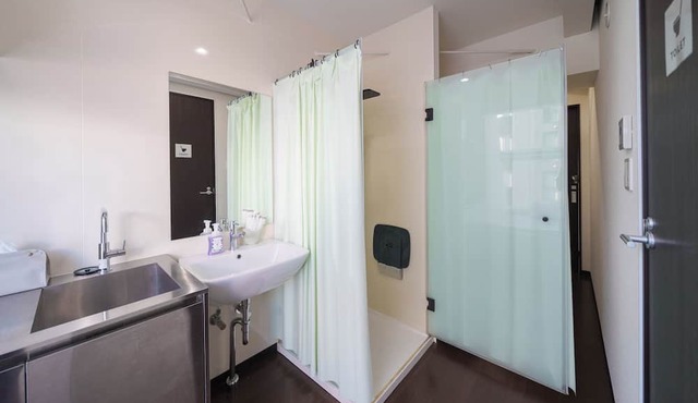 6 min to Roppongi St! Spacious 5BR apt, 12 beds,140㎡,sleeps up to 12 guests. in Tokyo