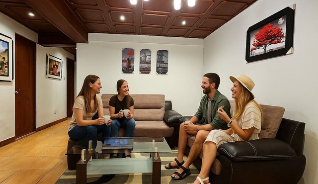 Detached House Near the Historic Center, First Floor - Los Profesionales
