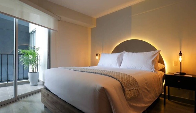 w* | Modern Loft with Balcony in Barranco