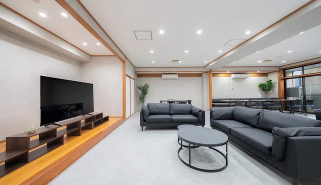 2minute walk from Osakako Station close to Universal Studios Japan and Kaiyukan Triple room priva/Osaka Ōsaka in Osaka