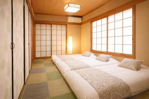 NEW OPEN 庭音日和 一棟貸し 八幡堀徒歩9分 壺湯2つ 近江牛名店至近 子連れ歓迎 水回り2箇所 p2台