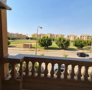 Royal Green Haven 3BR Apartment near Airport Obour