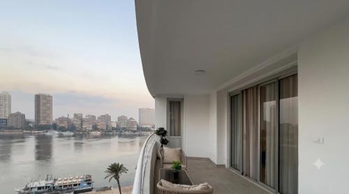 Luxury 5-Star Apartment, Prime Nile View