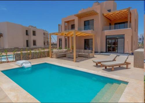 Ollystays Heated Pool 3BR Villa, Nanny Room! Ancient Hills
