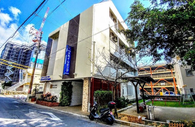 Kariyushi Condominium Resort Naha Sky Living Hotel Asahibashiekimae in Naha