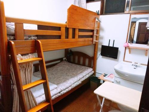 Yufuin Country Road Youth Hostel 
